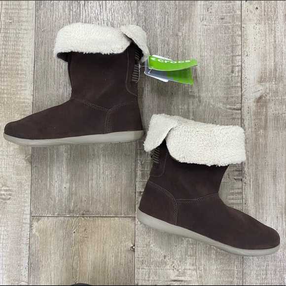 CROCS Adela mahogany khaki brown suede and ivory sherpa fold over boots 5 NIB - Picture 3 of 6